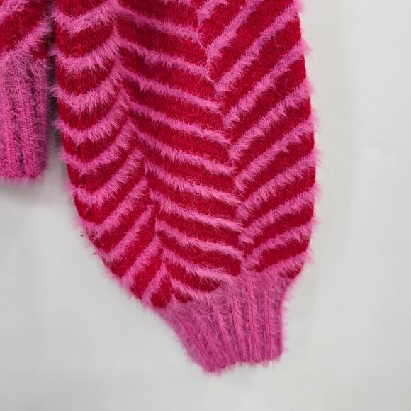 Sugar + Lips Women's Chevron Fuzzy Cropped Mock Neck Sweater Pink Size Small - Picture 8 of 11